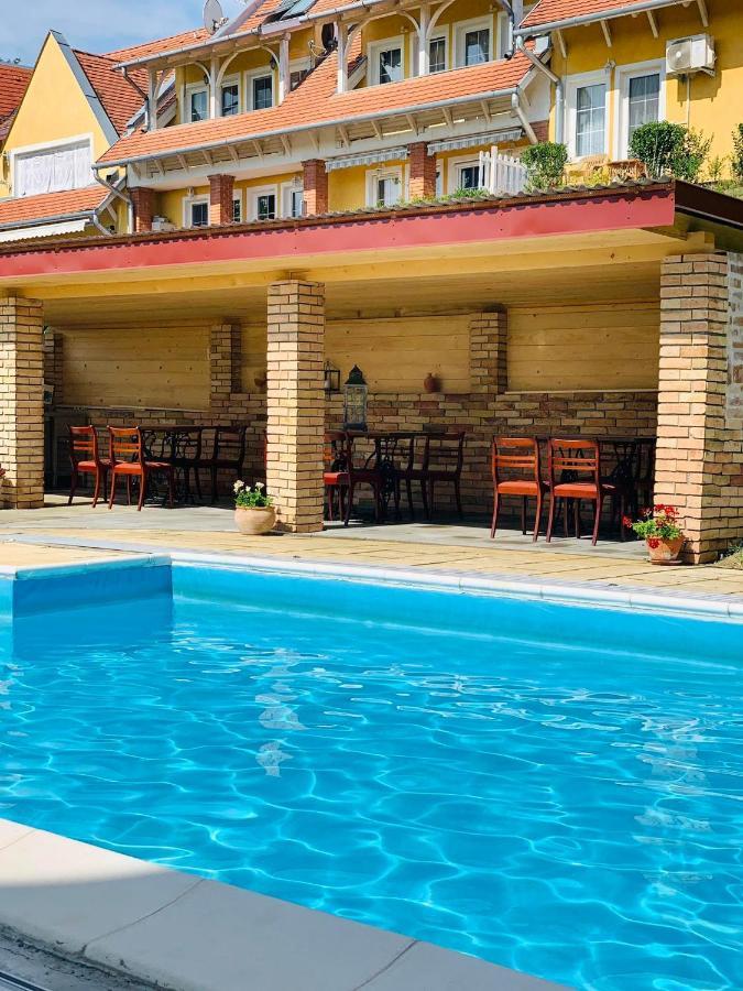 Lilium Villa Hévíz Exterior foto